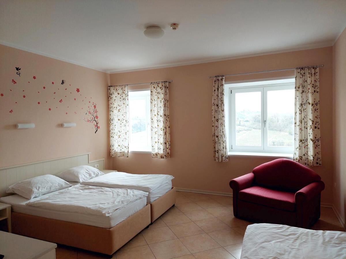Hotel Kozana Dobrovo Ngoại thất bức ảnh