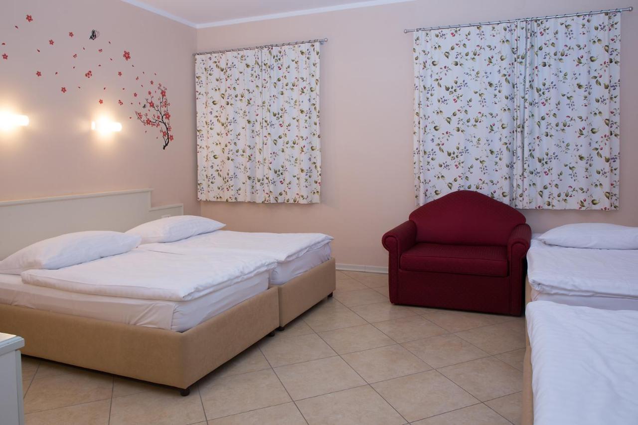 Hotel Kozana Dobrovo Ngoại thất bức ảnh