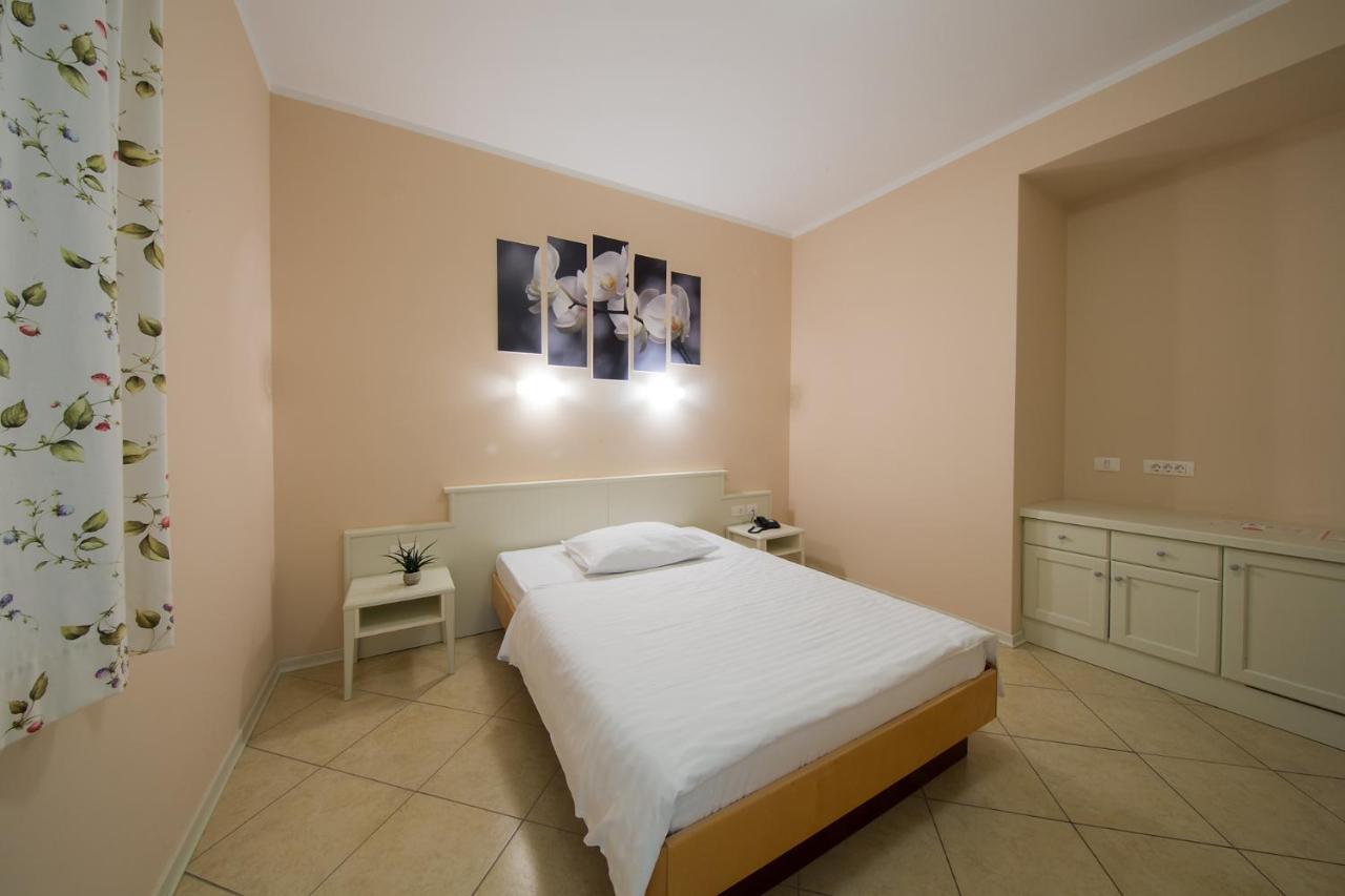 Hotel Kozana Dobrovo Ngoại thất bức ảnh