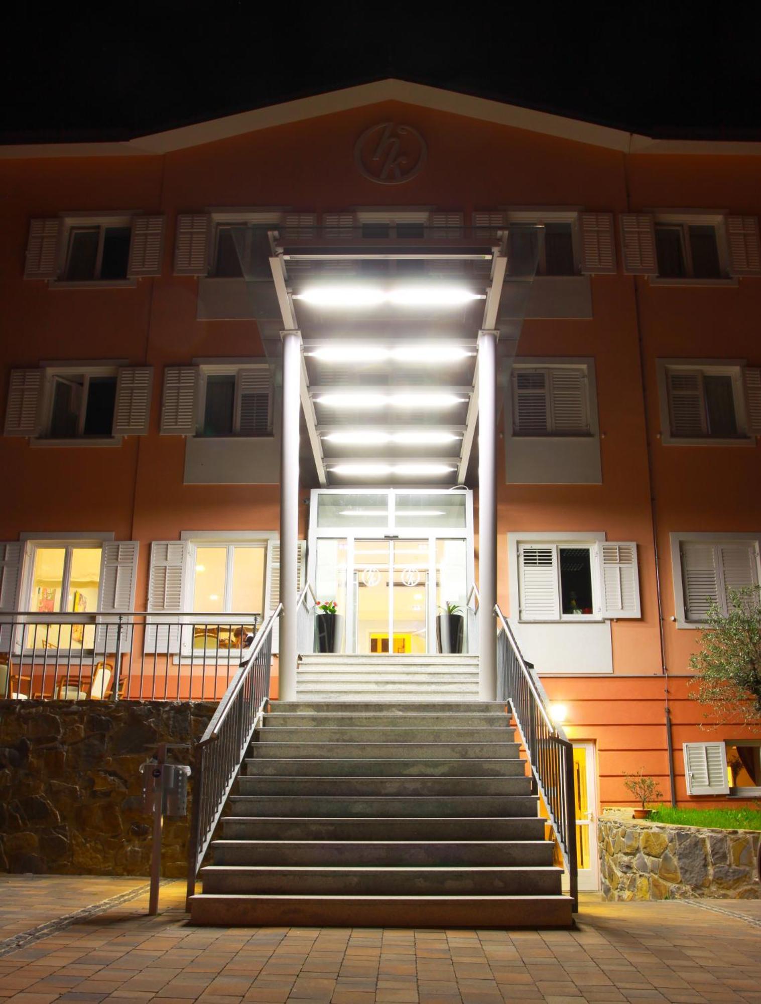 Hotel Kozana Dobrovo Ngoại thất bức ảnh